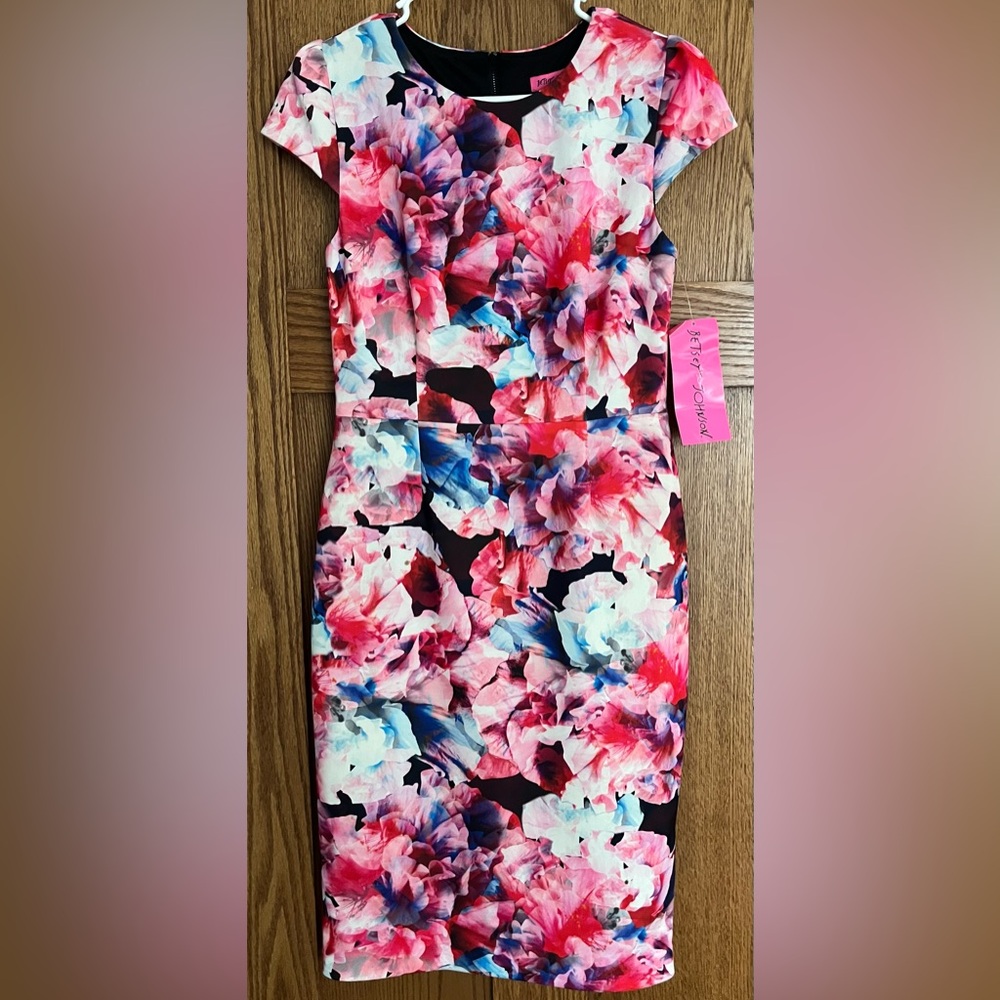 NWT Betsey Johnson floral bodycon dress. Sz 8. Multicolor